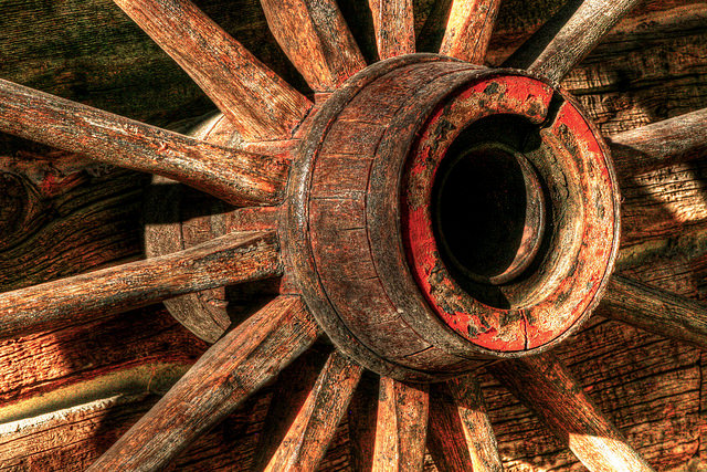 Wagon wheel - CC-BY-NC-SA arbyreed https://www.flickr.com/photos/19779889@N00/16161808220